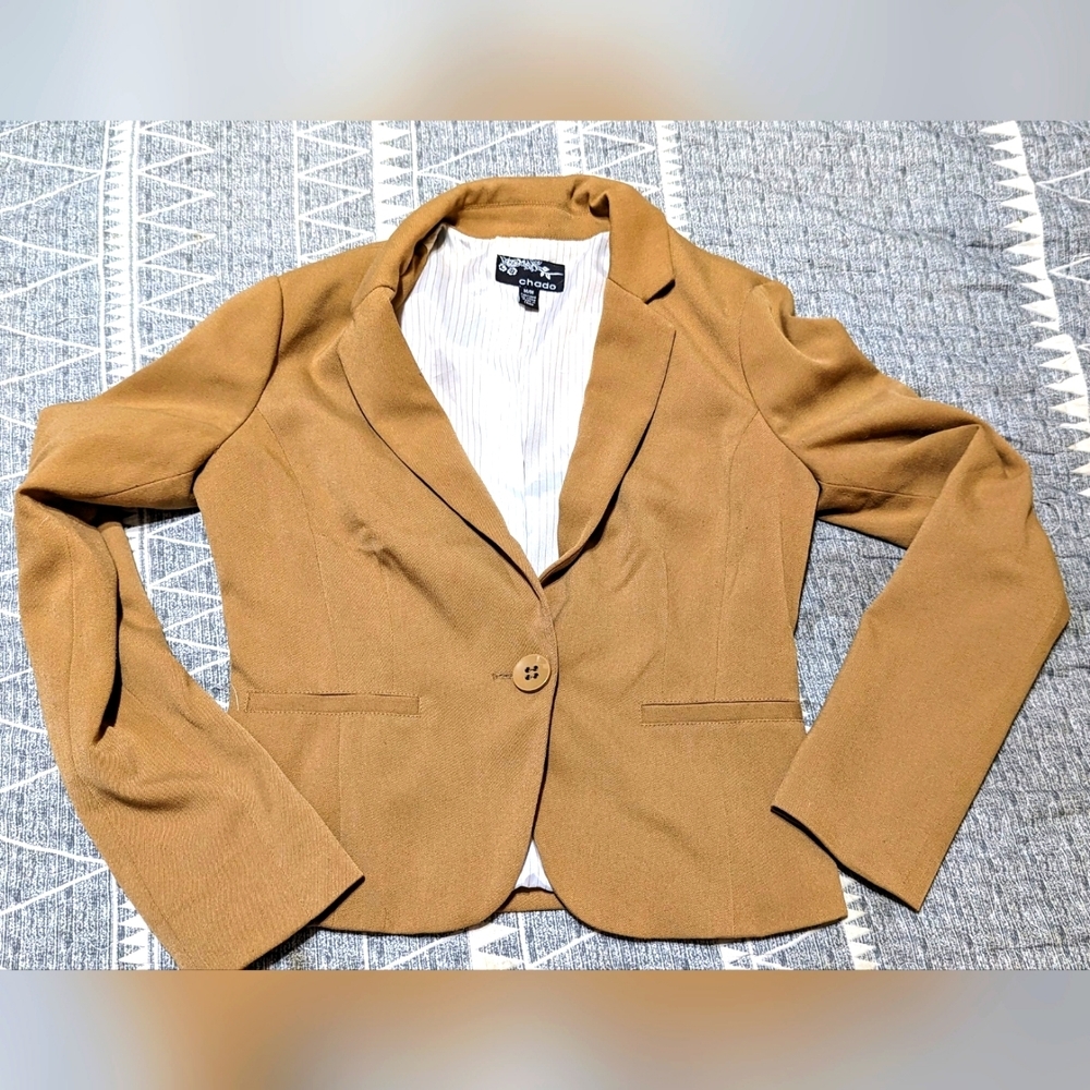 Chado, size Med ladies tan/tobacco colour crop blazer, EUC